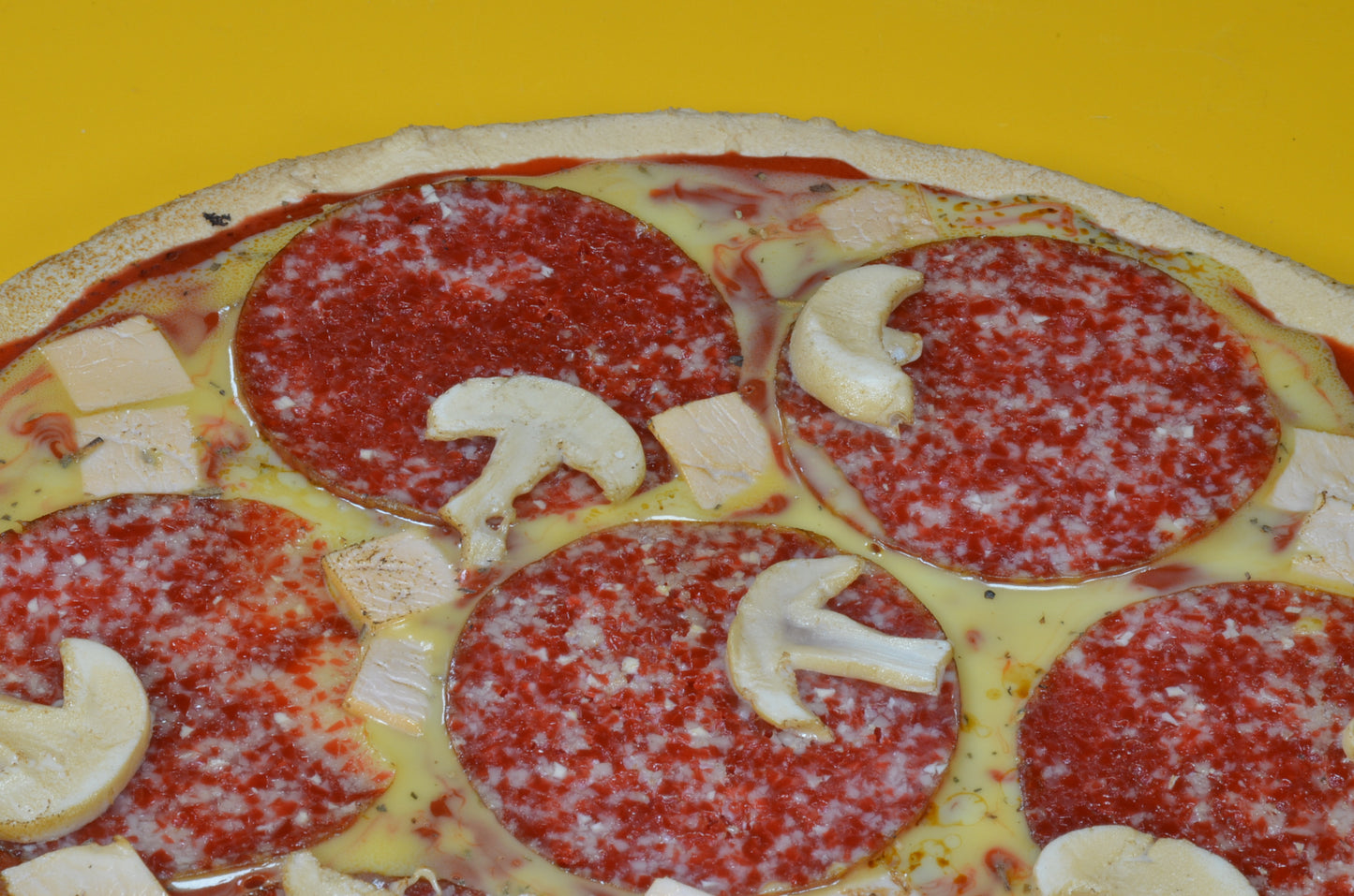 Pizza, Salami - fake