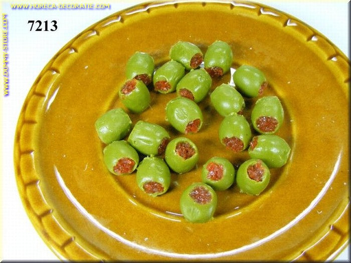 Olives, GREEN, 20 pieces filled - dummy