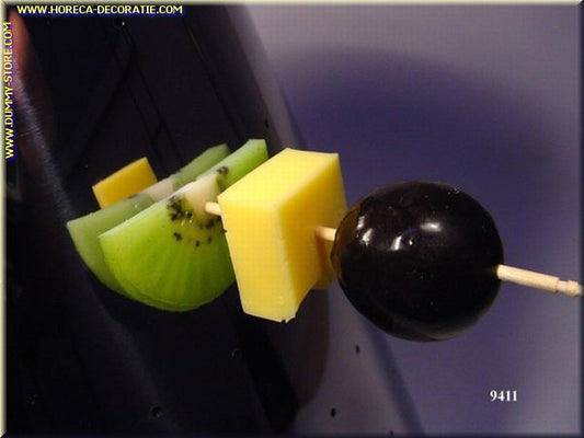 Skewer with grape, cheese, kiwi - imitation