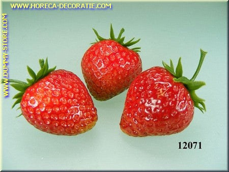 Strawberry, 3 pieces - fake