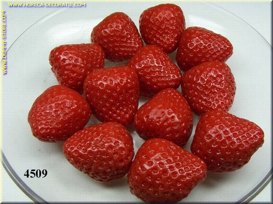 Strawberries, HALF, without spider, 12 pieces - fake